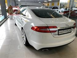 جاكوار XF